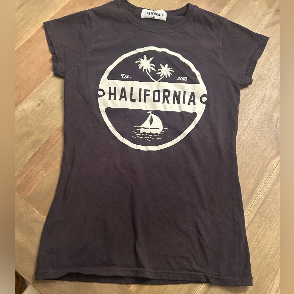 Halifornia Apparel Dresden black large logo tee. size SMALL
